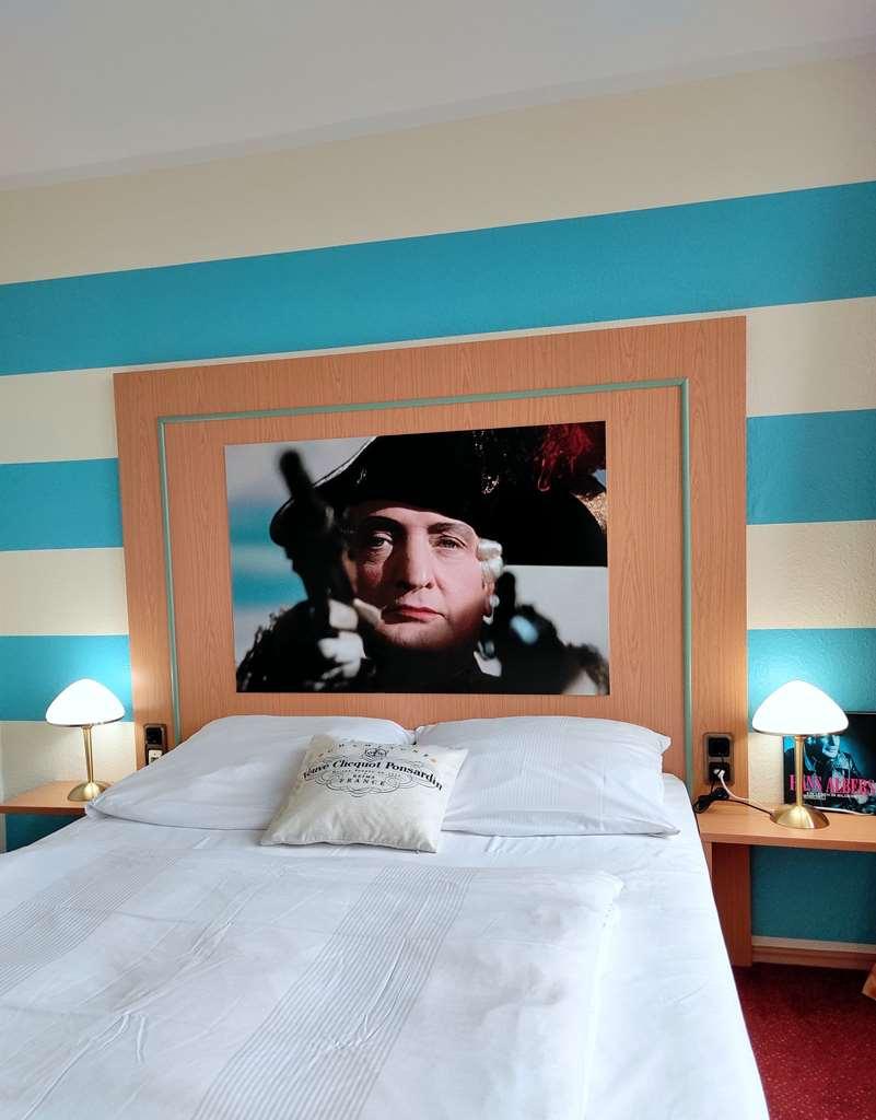 Retro - Art - Hotel Luenen Room photo