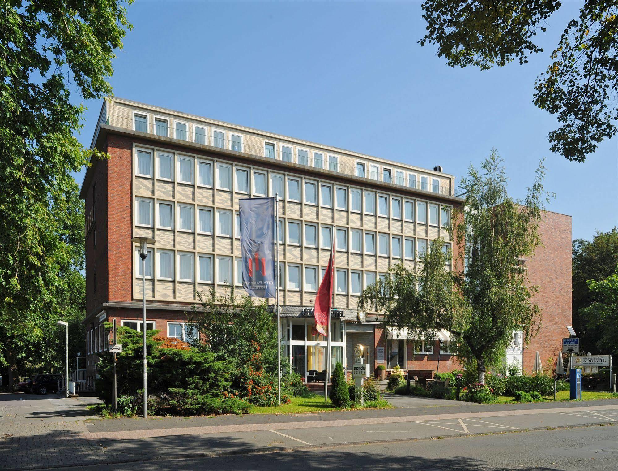 Retro - Art - Hotel Luenen Exterior photo